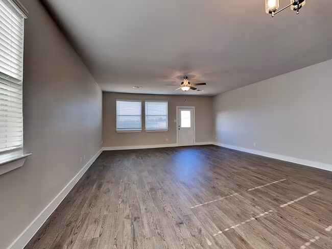 3421 Tennessee Ave Lancaster, TX 75134 photo 3