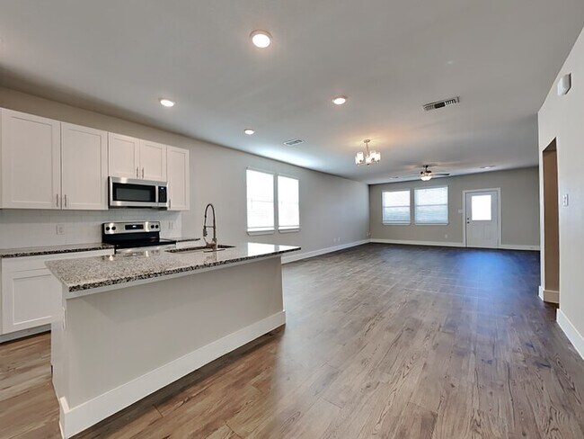 3421 Tennessee Ave Lancaster, TX 75134 photo 5