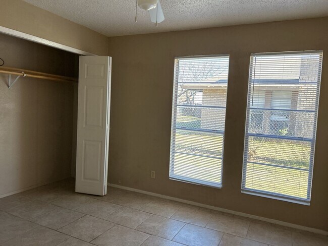 2405 Shoemaker Dr Killeen, TX 76543 photo 5