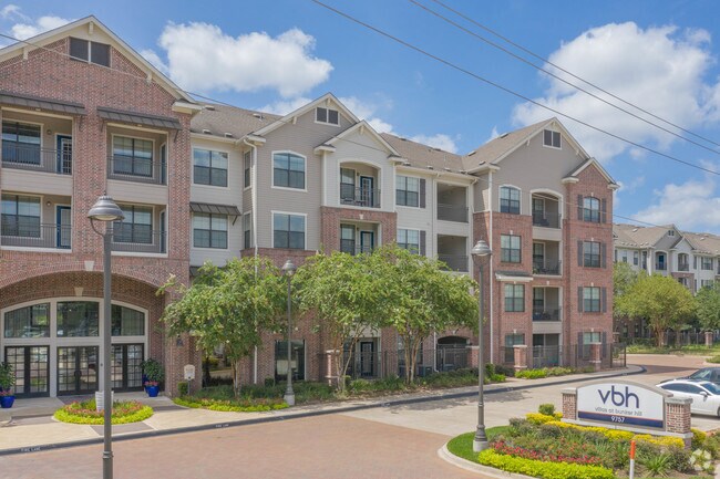 Villas At Bunker Hill Apartments photo 3