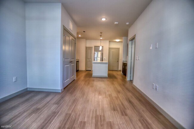 2851 E University Ave Georgetown, TX 78626 photo 3