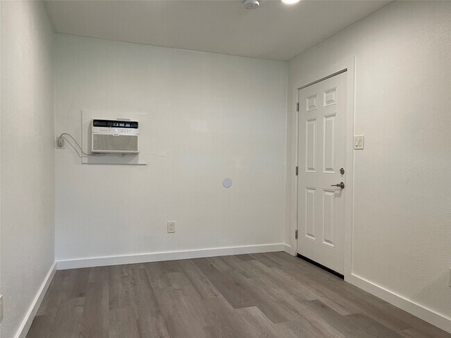 229 Neyland Street, Houston, TX 77022 photo 2