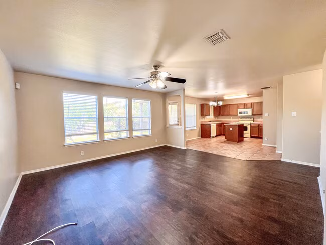 218 Val Verde Dr New Braunfels, TX 78130 photo 4