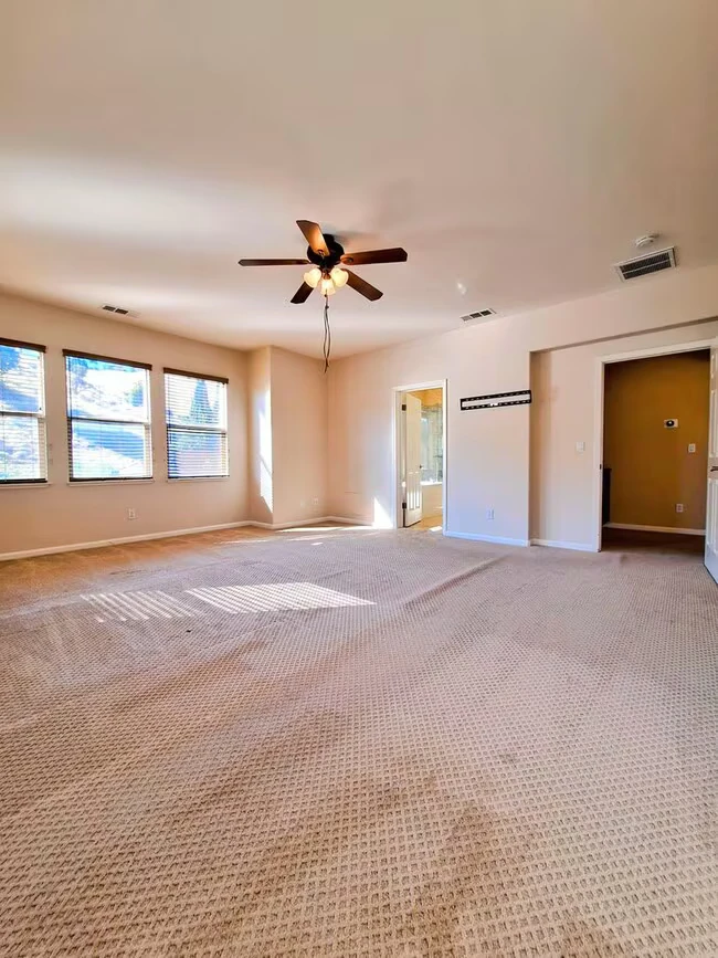 1662 Indigo Oak Ln San Jose, CA 95121 photo 4