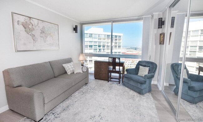 1730 Avenida Del Mundo Coronado, CA 92118 photo 3