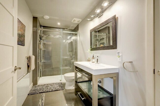 8401 N New Braunfels Ave San Antonio, TX 78209 photo 4