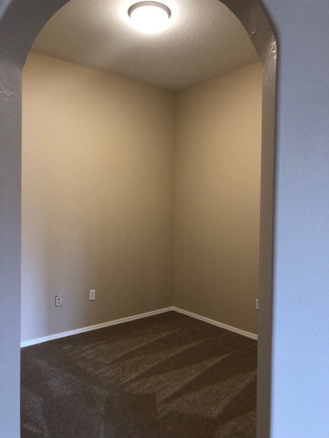 14575 W Mountain View Blvd Surprise, AZ 85374 photo 3
