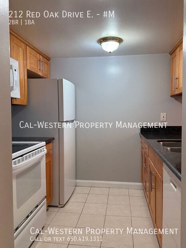 212 E Red Oak DR K photo 3