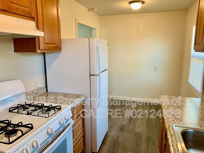 1066 Emerald Ct Santa Rosa, CA 95407 photo 3