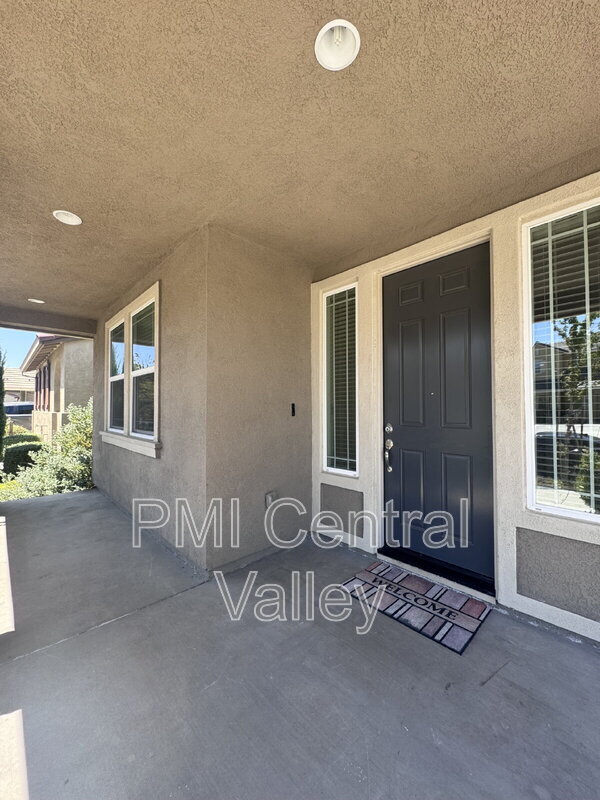 643 W Huntington Ave photo 3