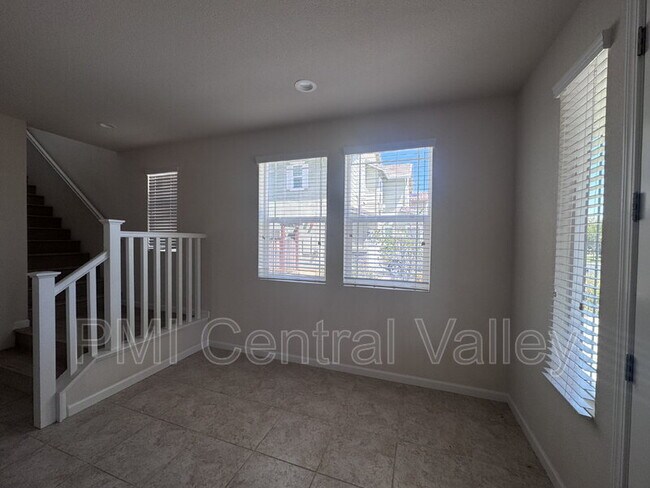 643 W Huntington Ave photo 5