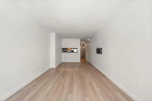 1760 Second Avenue photo 4