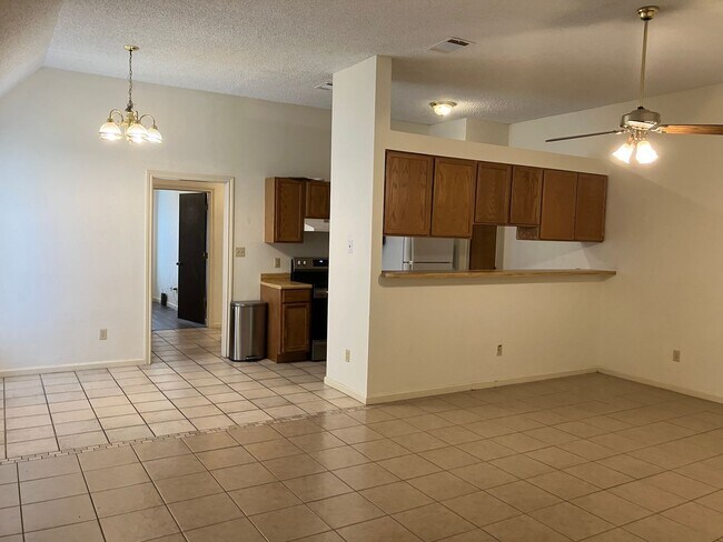 1300-1302 N Bishop St San Marcos, TX 78666 photo 4