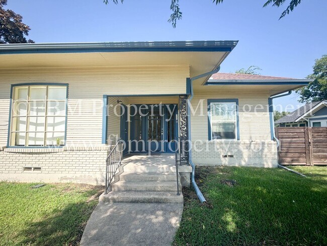 111 S Wood St Ferris, TX 75125 photo 2