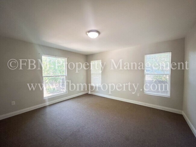 111 S Wood St Ferris, TX 75125 photo 4