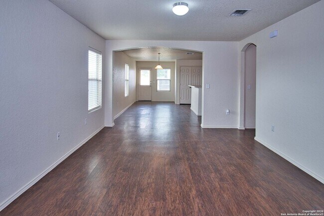 5827 Camier Cove San Antonio, TX 78218 photo 3