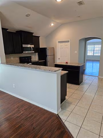 421 Haddington Street, Crowley, TX 76036 photo 5