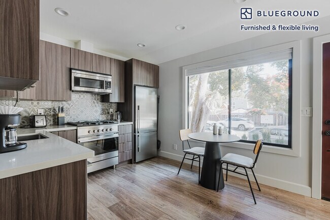 715 Everett Ave Palo Alto, CA 94301 photo 4