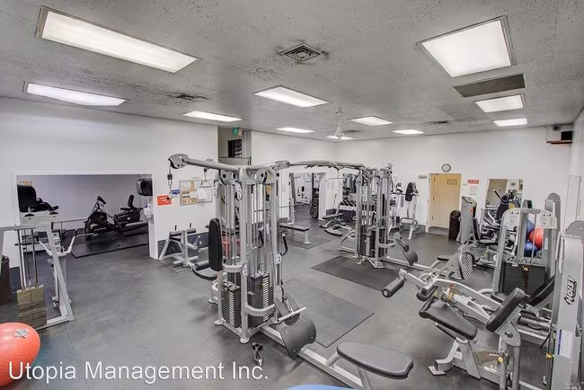 1 Captain Drive, Emeryville (Condo) photo 3