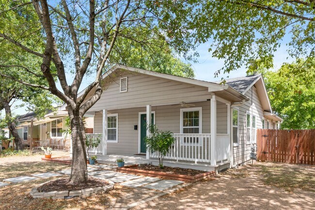 5513 Avenue F Austin, TX 78751 photo 3