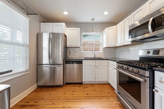 5513 Avenue F Austin, TX 78751 photo 2