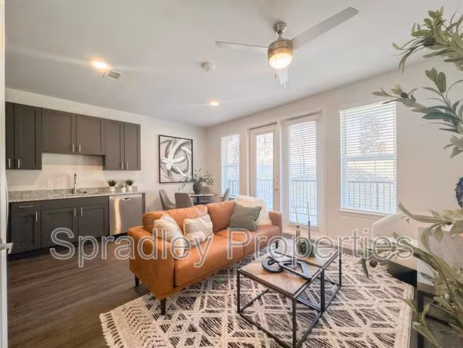 710 Shine St Belton, TX 76513 photo 3