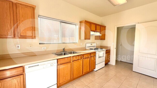 2499 South Marble Street, Gilbert, AZ 85295 photo 3