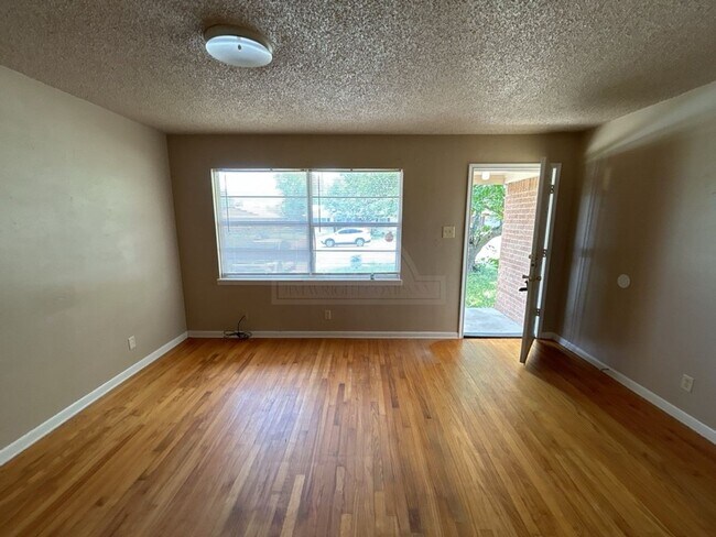 1315 Jefferis Ave Killeen, TX 76543 photo 2