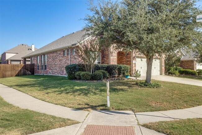 3208 Thicket Drive, Mckinney, TX 75071 photo 2
