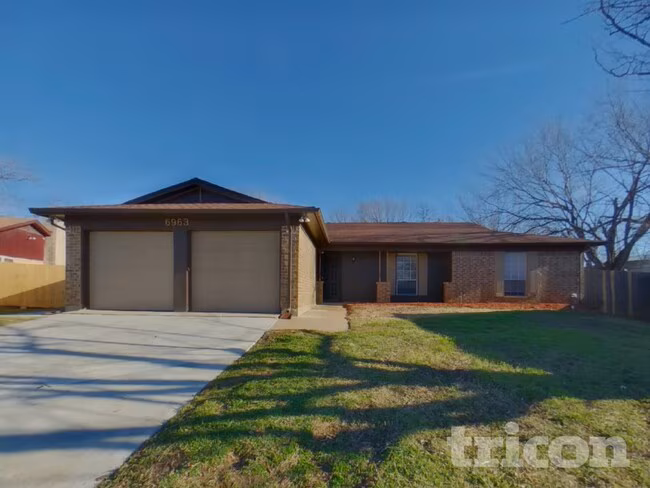 6963 Downey Court, Fort Worth, TX 76112 photo 2