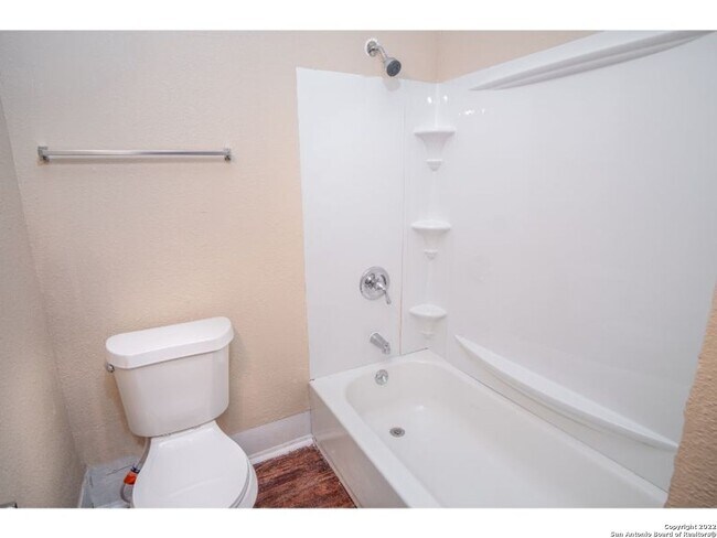 639 Canton San Antonio, TX 78202 photo 5