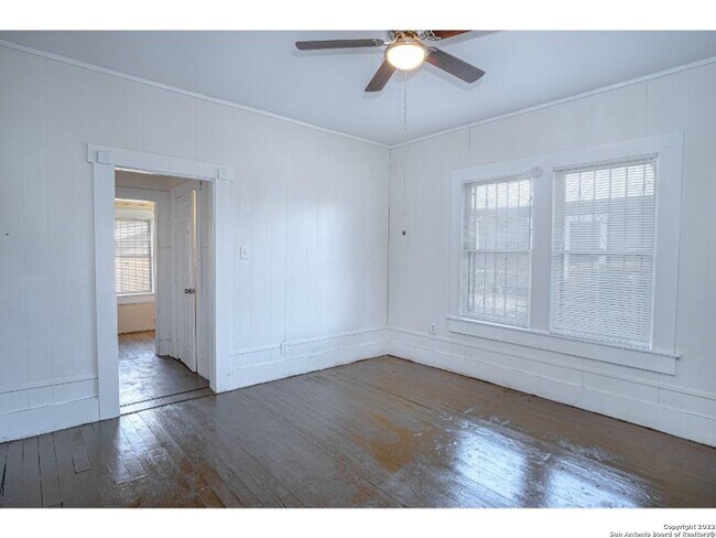639 Canton San Antonio, TX 78202 photo 2