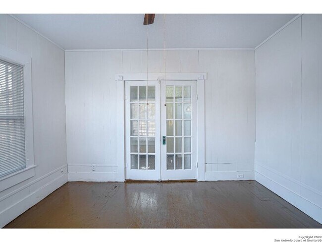 639 Canton San Antonio, TX 78202 photo 3