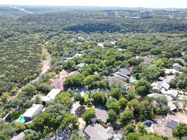 2713 Tether Trail Austin, TX 78704 photo 4