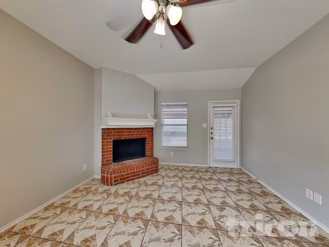 7112 Avington Way, Fort Worth, TX 76133 photo 2