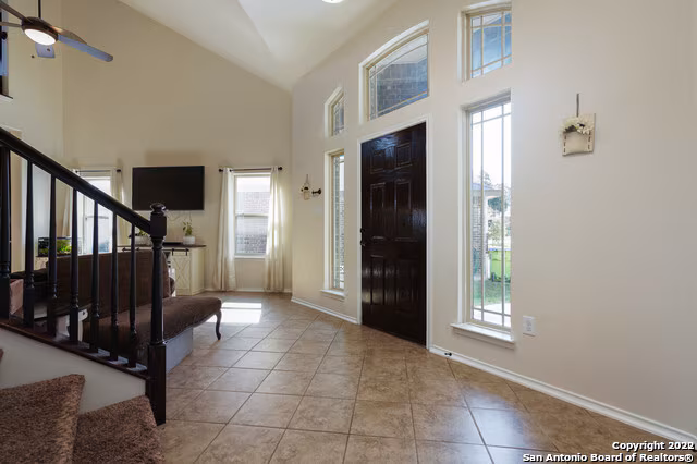 1303 Crane Ct San Antonio, TX 78245 photo 3