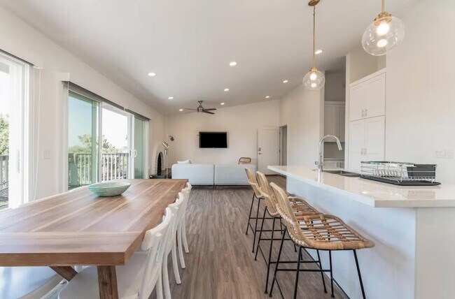 1500 Neptune Ave Encinitas, CA 92024 photo 3