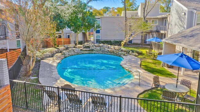 Trailwood Village Apartments photo 4