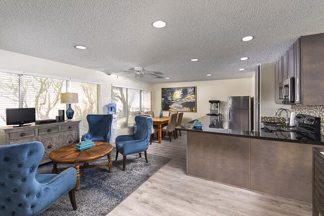 Riverstone Apartments photo 4