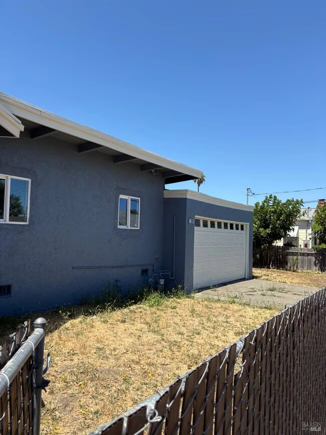 2228 Georgia St Vallejo, CA 94590 photo 3