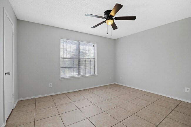Village Oaks: A Dallas Living Experience photo 5