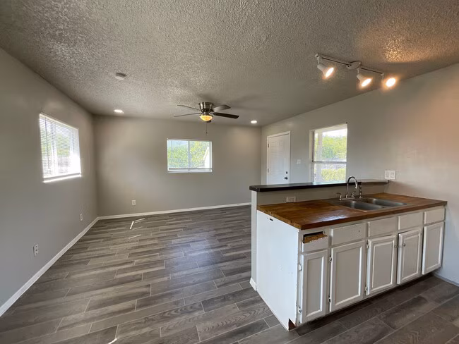 2319 Observation Dr San Antonio, TX 78227 photo 5