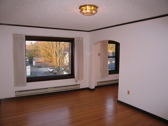 7914 Densmore Ave N Seattle, WA 98103 photo 2