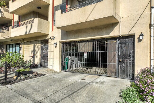320 Park View Terrace, Oakland, CA 94610 photo 4