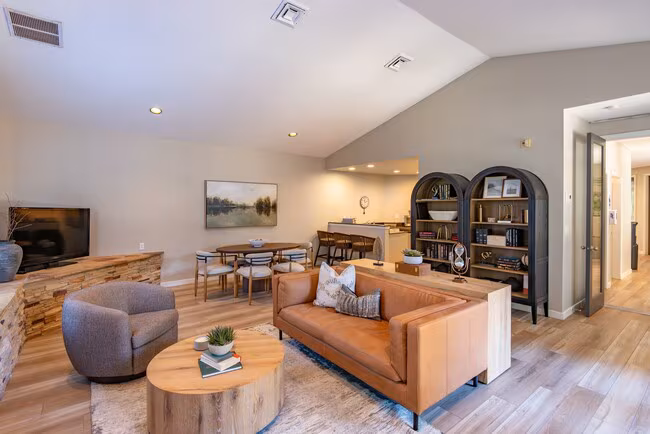 Black Lake Apartments photo 4