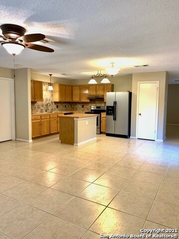 6110 Border Trail Dr San Antonio, TX 78240 photo 5