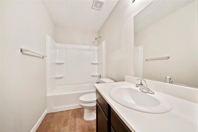 80 County Road 5102b, Cleveland, TX 77327 photo 4