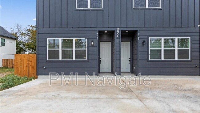 820 S Walters St San Antonio, TX 78203 photo 2