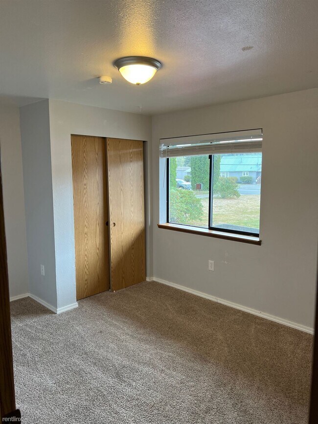 311 Date Avenue photo 5