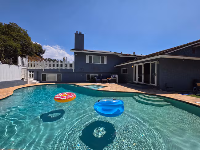 4880 Kane St San Diego, CA 92110 photo 3